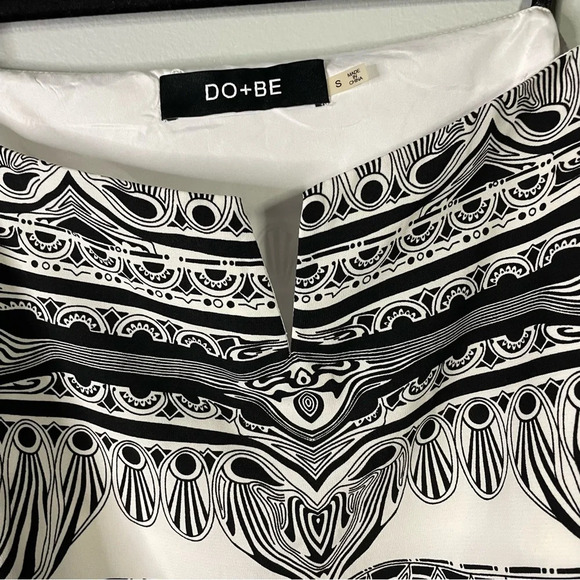 DO+BE Boho Cold Shoulder Open Shoulder Patterned Blouse Size Small Black & White - Picture 6 of 7